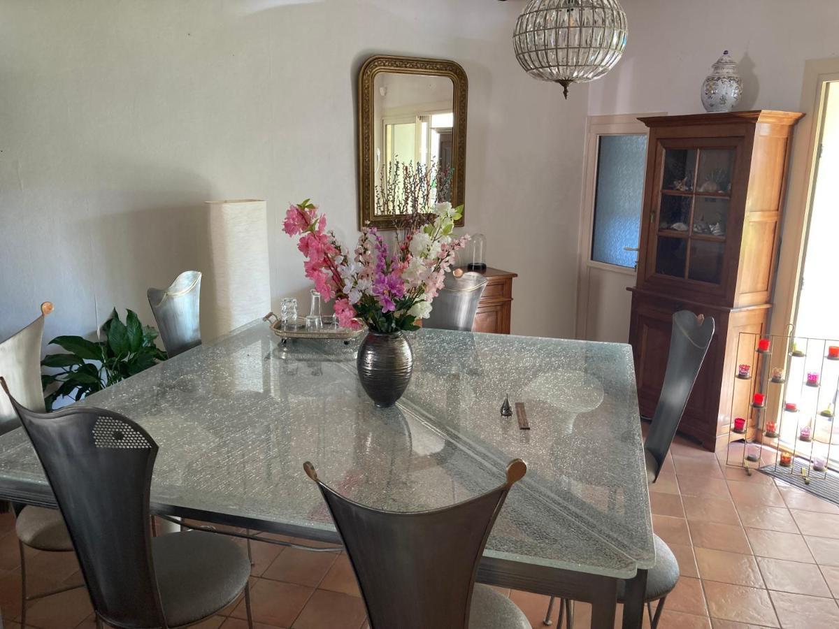 הוילה Générac Entre Vigne Et Camargue מראה חיצוני תמונה